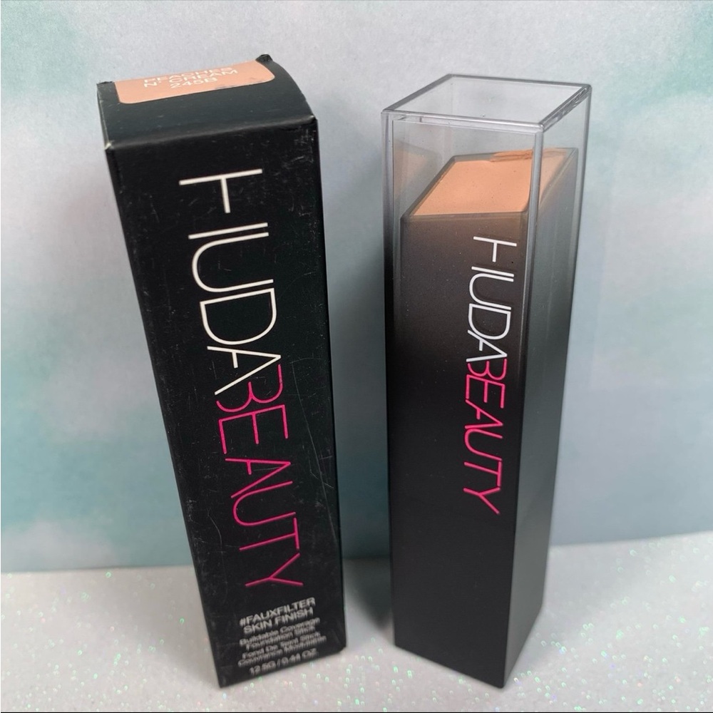 Huda Beauty Foundation Stick Peaches N Cream 245B BNIB